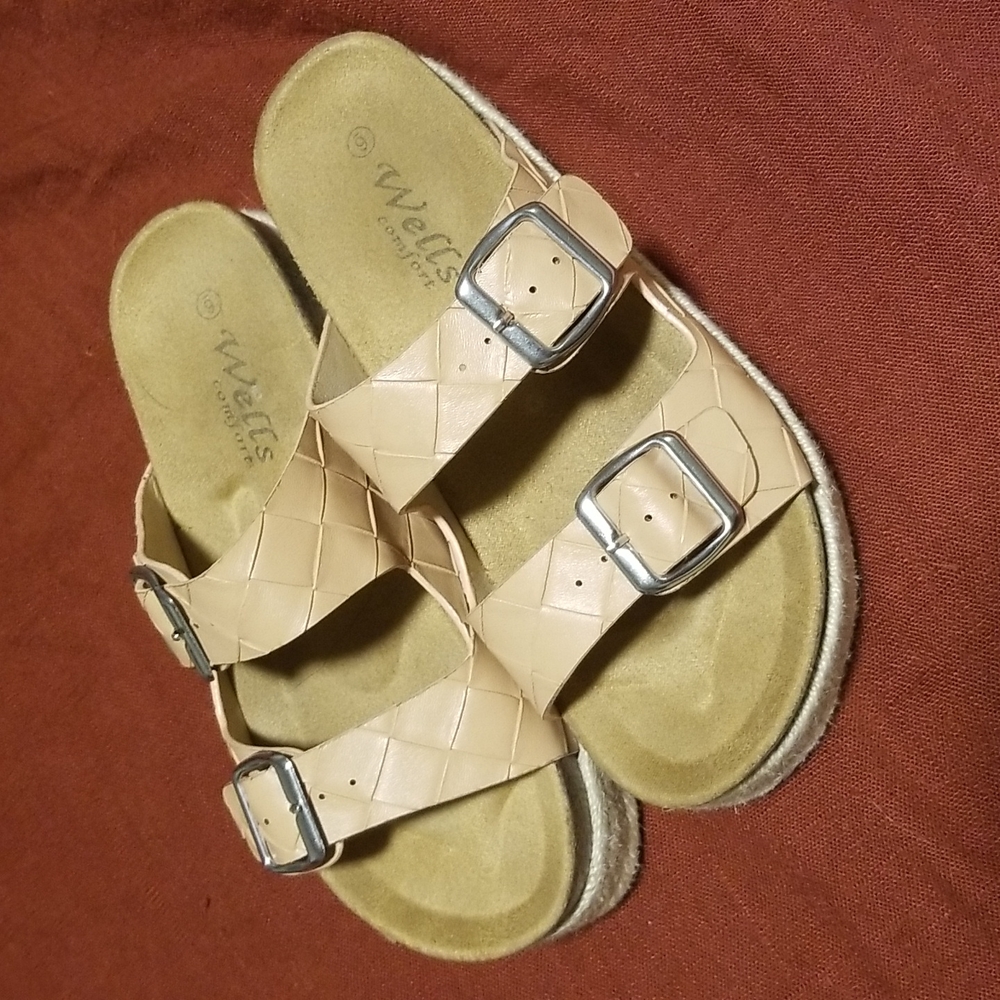 Platform sandals. size 6